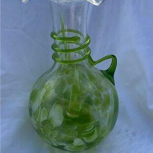 Vibrant Green Spiral Glass Art Vase